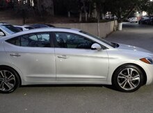 Hyundai Elantra, 2016 il