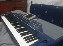 "Korq pa 8000" sintezatoru