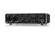 "Behringer UMC204HD" səs kartı