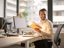Ofis-menecer işi axtarıram