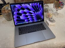 Apple MacBook Pro 15 inch 512GB/16GB Touchbar