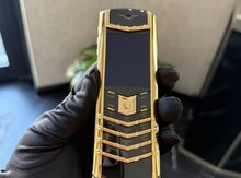 Vertu Signature S Design 18ct Red Gold 4GB