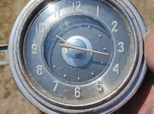 Retro avtomobil saatı  