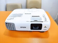 Proyektor "Epson PowerLite S17"
