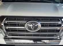 "Toyota Land Cruiser 200" radiator barmaqlığı