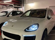 Porsche Cayenne, 2016 il