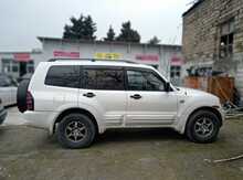 Mitsubishi Pajero, 2000 il