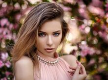 Model tələb olunur