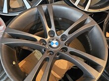 "BMW E60 M5" diskləri R18