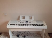 Piano "Yamaha"