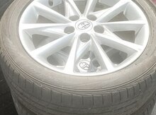 "Toyota Prius V" ehtiyat hissələri