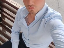 Ofisiant işi axtarıram