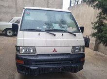 Mitsubishi L 300, 2002 il