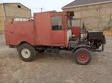 Mini traktor