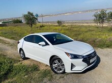 Hyundai Elantra, 2019 il