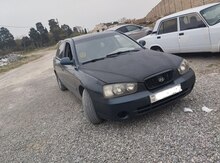 Hyundai Elantra, 2001 il