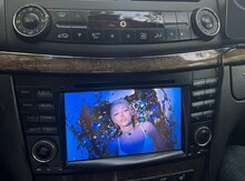 "Mercedes-Benz W211" monitoru