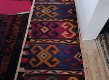 Qədim kilim (əl işi)