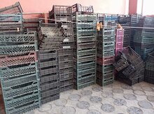 Plastik yeşiklər