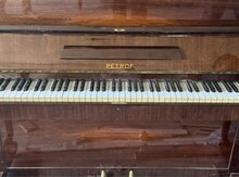 Pianino "Petrof"