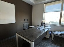 Ofis masası və quraşdırılma tumba 