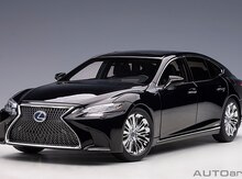 "Lexus LS500h AUTOart 1/18" modeli