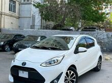 "Toyota Aqua",  icarəsi