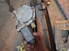 "BMW E39" qab sağ qapının şüşəqaldıran mühərriki
