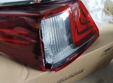 "Lexus ES 250" stop işığı