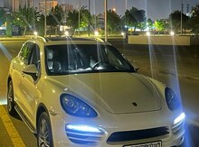Porsche Cayenne, 2012 il