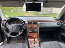Mercedes E 240, 1998 il