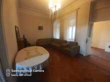 4-otaqlı mənzil kirayə verilir, Nizami m., 120 m²