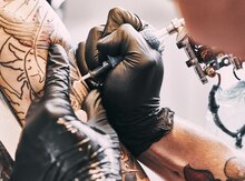 Tattoo ustası işi axtarıram