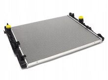 "BMW F10" radiatoru