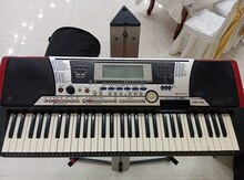 Sintezator "Yamaha 550"