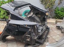 "Toyota Prius 50" arxa hissəsi