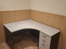 Ofis masası