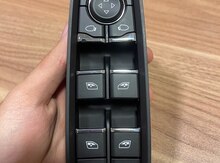 "Porsche" şüşə qaldıranı