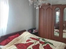 Həyət evi kirayə verilir, Elmlər Akademiyası m.