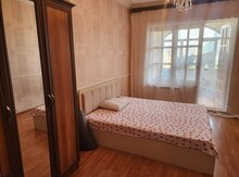 4-otaqlı mənzil kirayə verilir, Çapayev küç., 90 m²
