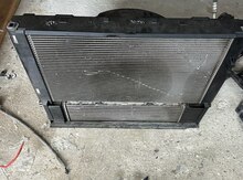 "BMW F30" radiatoru