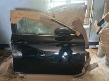 "Toyota Camry 2020" qapıları