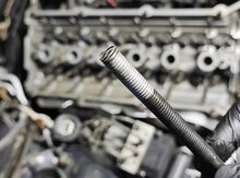 "BMW M52, M54" mühərrik başlıq bolt yivinin təmir