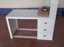 Manikür masası