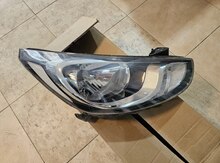 "Hyundai Accent" farası
