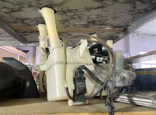 "Toyota Corolla 1.4" su çəni