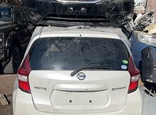 "Nissan Note" arxa hissəsi