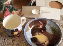 Чашка с блюдцем и ложкой
