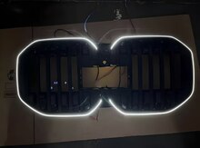 "BMW G70" LED radiator barmaqlığı