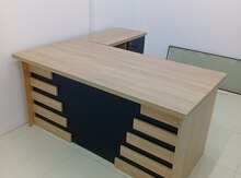 Ofis masası